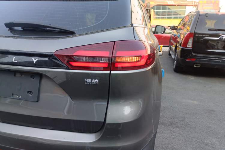 Used Geely Auto Emgrand X7 Sport 2021 Million Edition 1.8TD DCT Two-Wheel Drive Comfort Model Exterior 6