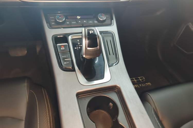 Used Geely Auto Emgrand X7 Sport 2021 1.8TD DCT Two-Wheel Drive Asian Games Comfort Edition Gear Lever