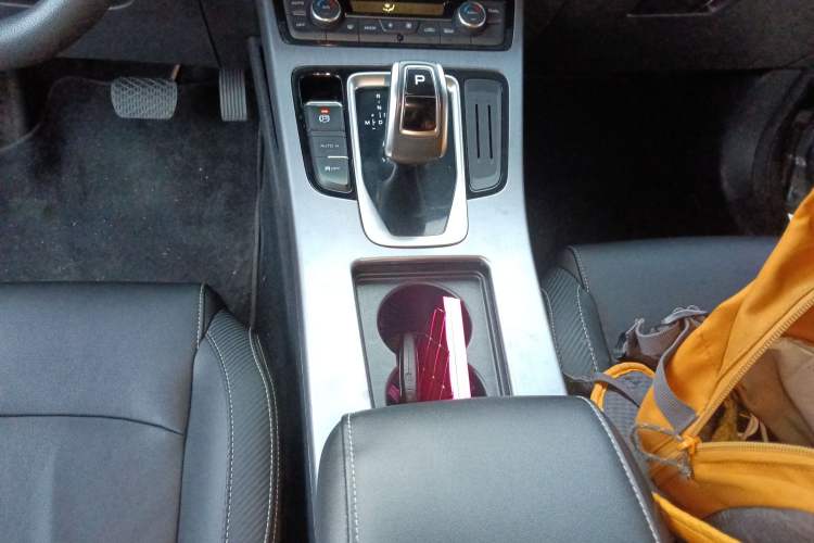 Used Geely Auto Emgrand X7 Sport 2021 1.8TD DCT Two-Wheel Drive Asian Games Comfort Edition Gear Lever