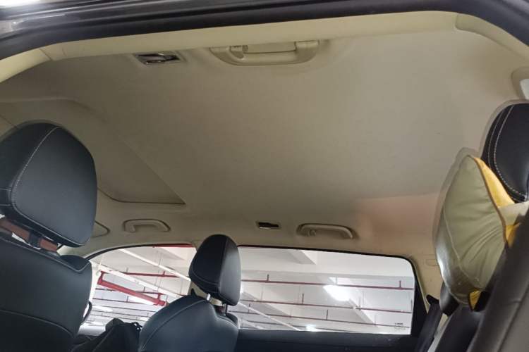 Used Geely Auto Emgrand X7 Sport 2021 Million Edition 1.8TD DCT Two-Wheel Drive Luxury Model Headliner
