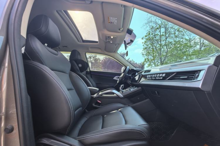 Used Geely Auto Emgrand X7 Sport 2021 Million Edition 1.8TD DCT Two-Wheel Drive Luxury Model Interior 10