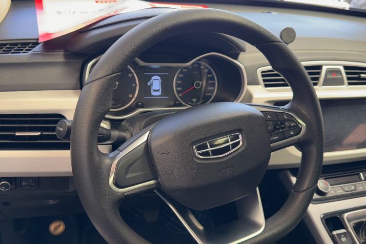 Used Geely Auto Emgrand X7 Sport 2021 Million Edition 1.8TD Manual Two-Wheel Drive Comfort Model Interior 2