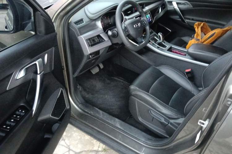 Used Geely Auto Emgrand X7 Sport 2021 1.8TD DCT Two-Wheel Drive Asian Games Comfort Edition Interior 3