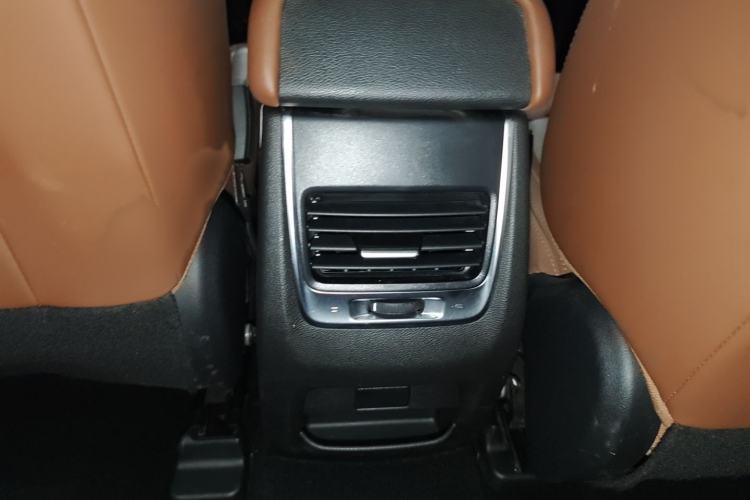 Used Geely Auto Emgrand X7 Sport 2021 1.8TD DCT Two-Wheel Drive Asian Games Edition Interior 3