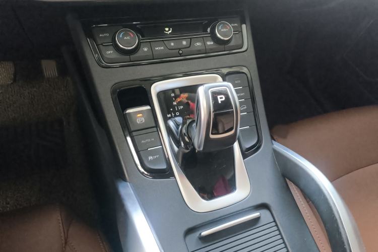 Used Geely Auto Emgrand X7 Sport 2021 1.8TD DCT Two-Wheel Drive Asian Games Edition Interior 3