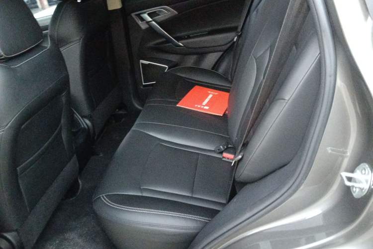 Used Geely Auto Emgrand X7 Sport 2021 1.8TD DCT Two-Wheel Drive Asian Games Comfort Edition Interior 4