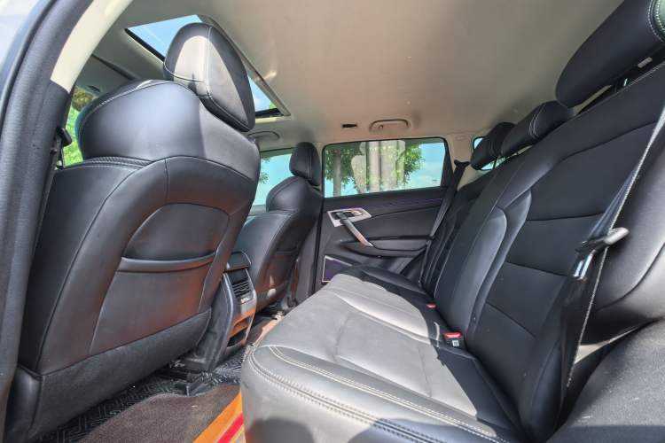 Used Geely Auto Emgrand X7 Sport 2021 Million Edition 1.8TD DCT Two-Wheel Drive Luxury Model Interior 8