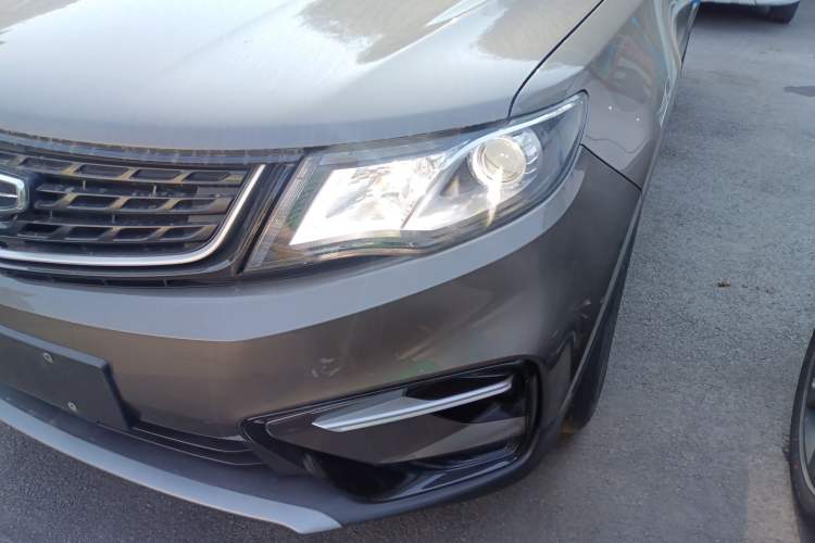 Used Geely Auto Emgrand X7 Sport 2021 Million Edition 1.8TD DCT Two-Wheel Drive Comfort Model Left Front Headlight