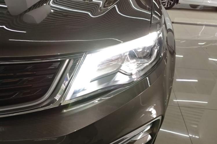 Used Geely Auto Emgrand X7 Sport 2021 Million Edition 1.8TD DCT Two-Wheel Drive Luxury Model Left Front Headlight