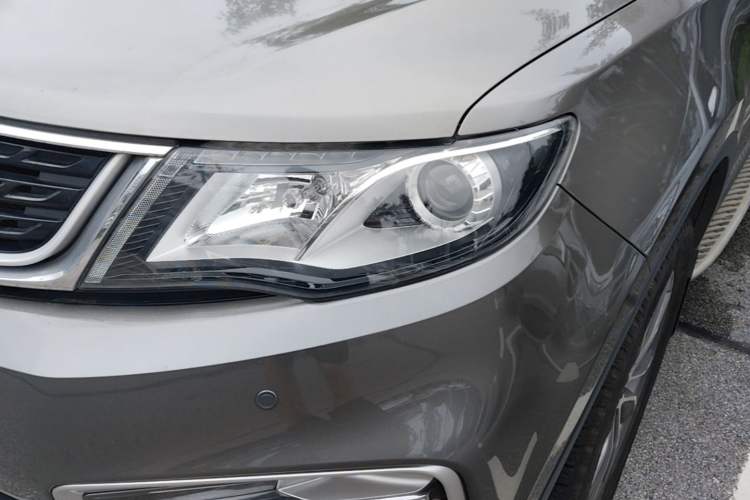 Used Geely Auto Emgrand X7 Sport 2021 Million Edition 1.8TD DCT Two-Wheel Drive Comfort Model Left Front Headlight