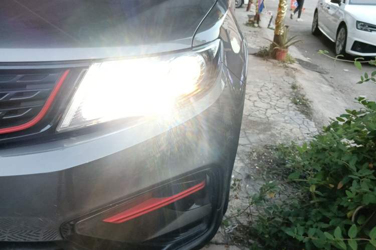 Used Geely Auto Emgrand X7 Sport 2021 1.8TD DCT Two-Wheel Drive Asian Games Comfort Edition Left Front Headlight