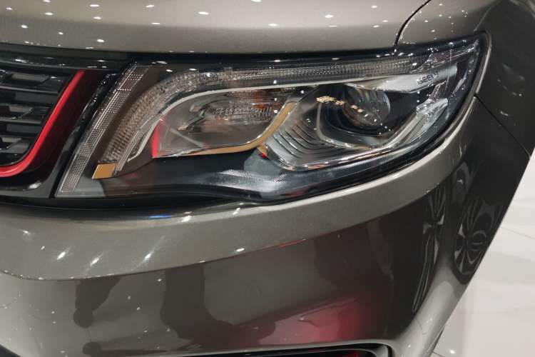 Used Geely Auto Emgrand X7 Sport 2021 1.8TD DCT Two-Wheel Drive Asian Games Edition Left Front Headlight