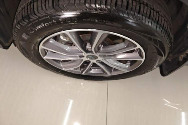 Used Geely Auto Emgrand X7 Sport 2021 Million Edition 1.8TD DCT Two-Wheel Drive Luxury Model Left Front Wheel Hub