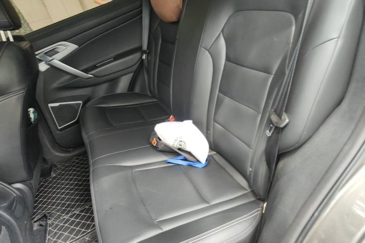 Used Geely Auto Emgrand X7 Sport 2021 Million Edition 1.8TD DCT Two-Wheel Drive Comfort Model Left Rear Seat