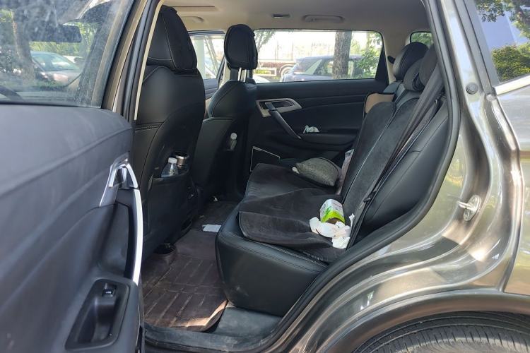 Used Geely Auto Emgrand X7 Sport 2021 Million Edition 1.8TD DCT Two-Wheel Drive Luxury Model Left Rear Seat