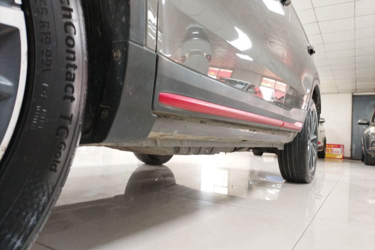 Used Geely Auto Emgrand X7 Sport 2021 1.8TD DCT Two-Wheel Drive Asian Games Edition Left Side Sill