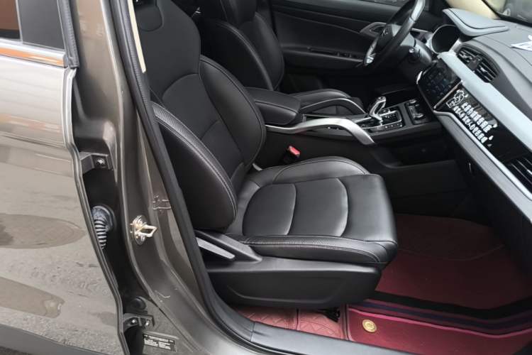 Used Geely Auto Emgrand X7 Sport 2021 Million Edition 1.8TD DCT Two-Wheel Drive Luxury Model Right Front Seat