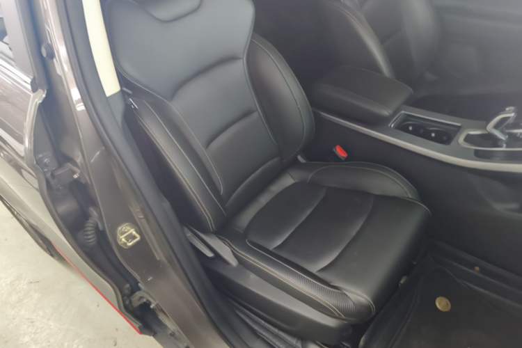 Used Geely Auto Emgrand X7 Sport 2021 1.8TD DCT Two-Wheel Drive Asian Games Comfort Edition Right Front Seat