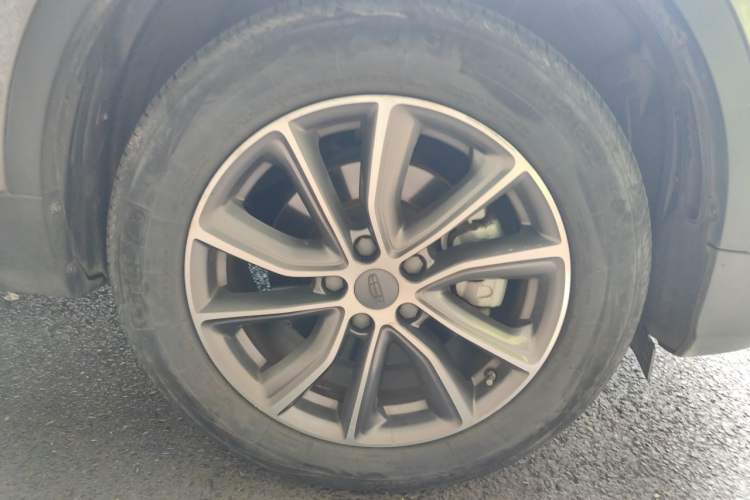 Used Geely Auto Emgrand X7 Sport 2021 Million Edition 1.8TD DCT Two-Wheel Drive Comfort Model Right Front Wheel Hub