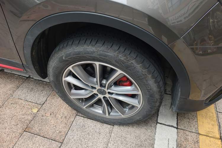 Used Geely Auto Emgrand X7 Sport 2021 1.8TD DCT Two-Wheel Drive Asian Games Comfort Edition Right Front Wheel Hub