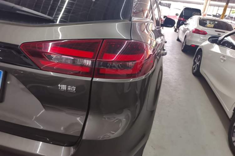 Used Geely Auto Emgrand X7 Sport 2021 1.8TD DCT Two-Wheel Drive Asian Games Comfort Edition Right Rear Taillight