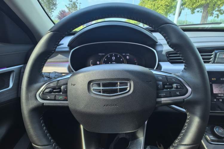 Used Geely Auto Emgrand X7 Sport 2021 Million Edition 1.8TD DCT Two-Wheel Drive Luxury Model Steering Wheel