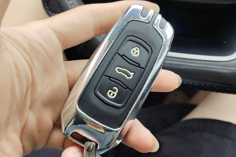 Used Geely Auto Emgrand X7 Sport 2021 Million Edition 1.8TD DCT Two-Wheel Drive Comfort Model Vehicle Key