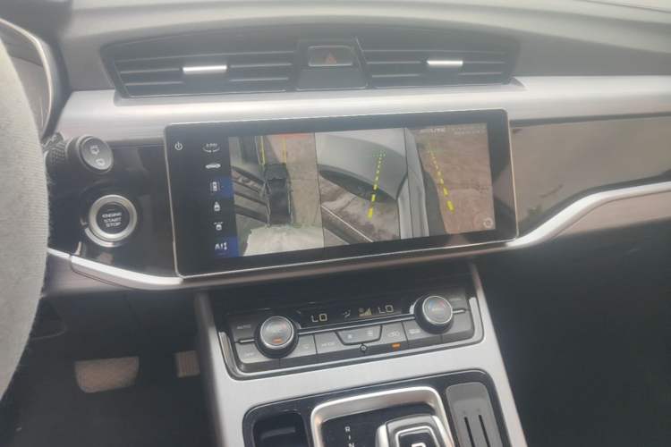 Used Geely Auto Emgrand X7 Sport 2021 1.8TD DCT Two-Wheel Drive Asian Games Comfort Edition Audio And AC Panel