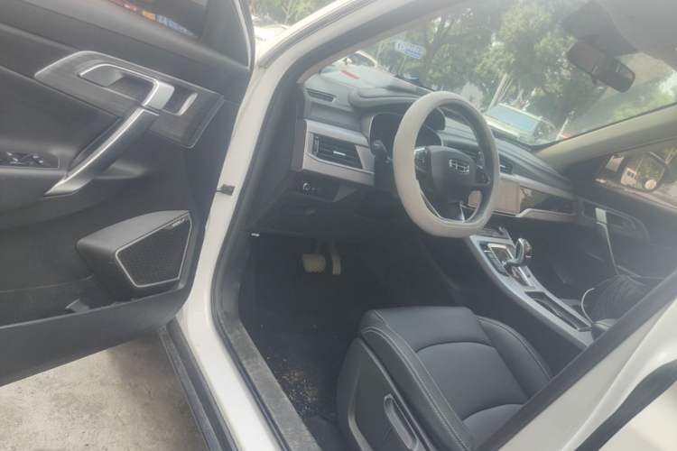 Used Geely Auto Emgrand X7 Sport 2021 1.8TD DCT Two-Wheel Drive Asian Games Comfort Edition Interior 3