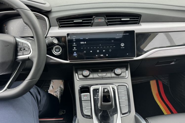 Used Geely Auto Emgrand X7 Sport 2021 Million Edition 1.8TD DCT Two-Wheel Drive Luxury Model Audio And AC Panel
