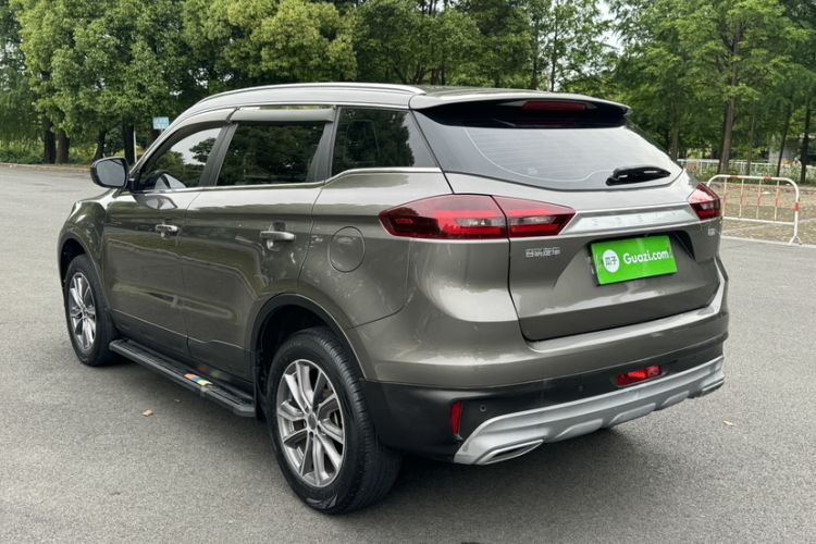 Used Geely Auto Emgrand X7 Sport 2021 Million Edition 1.8TD DCT Two-Wheel Drive Luxury Model Exterior 4