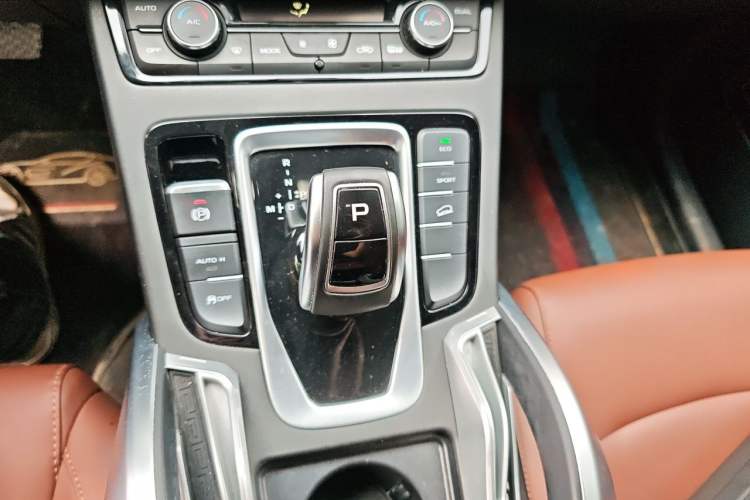 Used Geely Auto Emgrand X7 Sport 2021 1.8TD DCT Two-Wheel Drive Asian Games Edition Gear Lever
