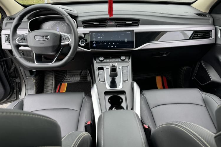 Used Geely Auto Emgrand X7 Sport 2021 Million Edition 1.8TD DCT Two-Wheel Drive Luxury Model Interior 3