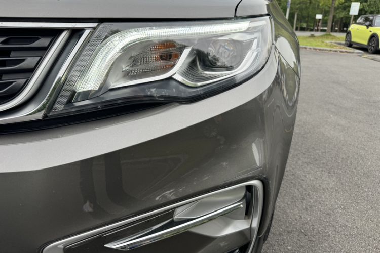 Used Geely Auto Emgrand X7 Sport 2021 Million Edition 1.8TD DCT Two-Wheel Drive Luxury Model Left Front Headlight