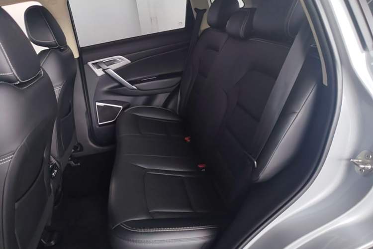 Used Geely Auto Emgrand X7 Sport 2021 Million Edition 1.8TD DCT Two-Wheel Drive Luxury Model Left Rear Seat
