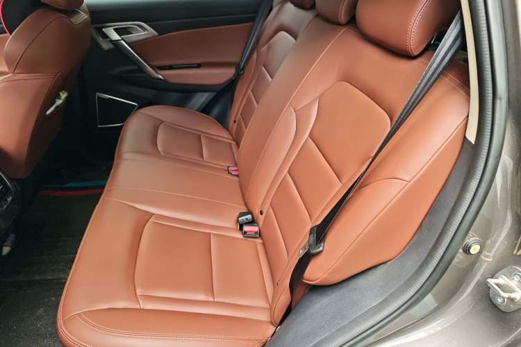 Used Geely Auto Emgrand X7 Sport 2021 1.8TD DCT Two-Wheel Drive Asian Games Edition Left Rear Seat