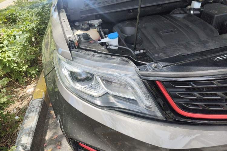 Used Geely Auto Emgrand X7 Sport 2021 1.8TD DCT Two-Wheel Drive Asian Games Edition Right Front Headlight