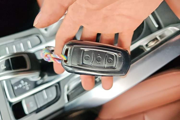 Used Geely Auto Emgrand X7 Sport 2021 1.8TD DCT Two-Wheel Drive Asian Games Edition Vehicle Key