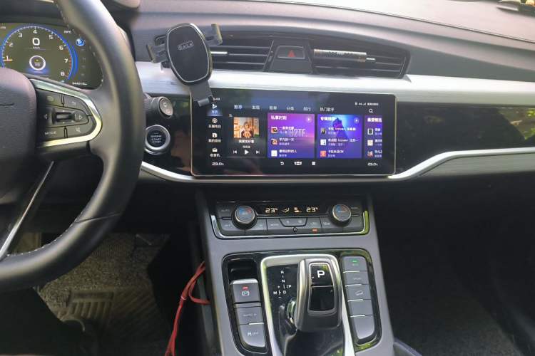 Used Geely Auto Emgrand X7 Sport 2021 Million Edition 1.8TD DCT Two-Wheel Drive Luxury Model Audio And AC Panel