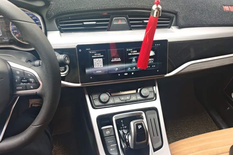 Used Geely Auto Emgrand X7 Sport 2021 Million Edition 1.8TD DCT Two-Wheel Drive Comfort Model Audio And AC Panel