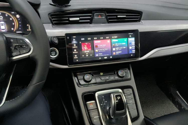 Used Geely Auto Emgrand X7 Sport 2021 Million Edition 1.8TD DCT Two-Wheel Drive Luxury Model Audio And AC Panel