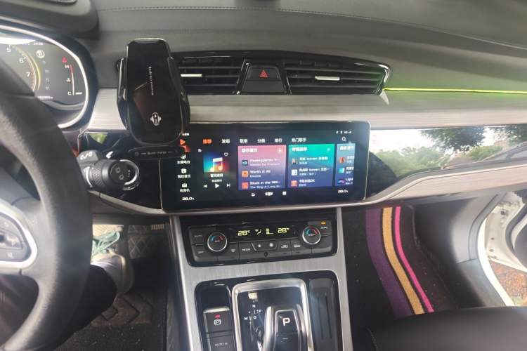 Used Geely Auto Emgrand X7 Sport 2021 1.8TD DCT Two-Wheel Drive Asian Games Comfort Edition Audio And AC Panel