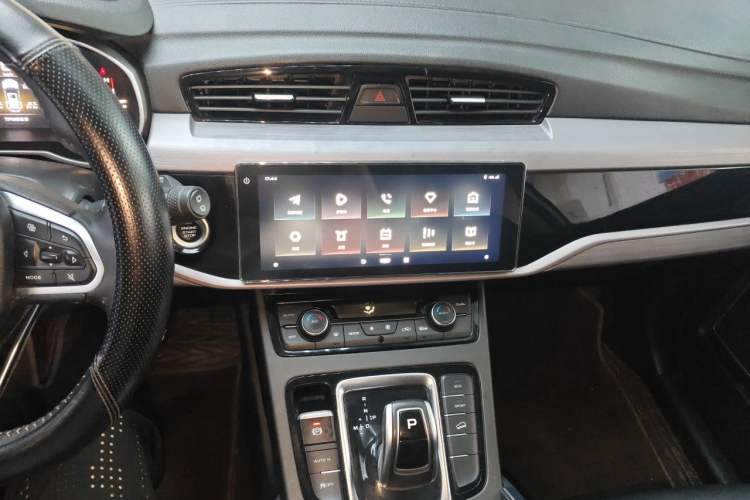 Used Geely Auto Emgrand X7 Sport 2021 Million Edition 1.8TD DCT Two-Wheel Drive Comfort Model Audio And AC Panel