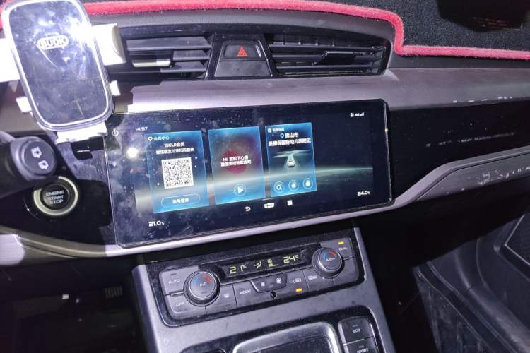 Used Geely Auto Emgrand X7 Sport 2021 1.8TD DCT Two-Wheel Drive Asian Games Comfort Edition Audio And AC Panel
