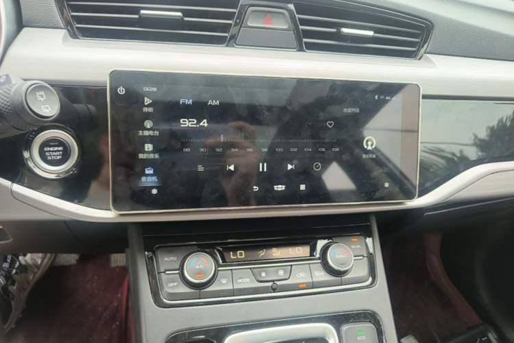 Used Geely Auto Emgrand X7 Sport 2021 Million Edition 1.8TD DCT Two-Wheel Drive Luxury Model Audio And AC Panel