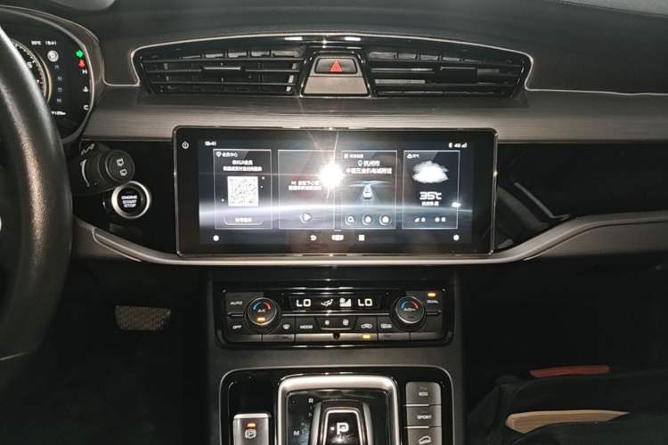 Used Geely Auto Emgrand X7 Sport 2021 1.8TD DCT Two-Wheel Drive Asian Games Edition Audio And AC Panel