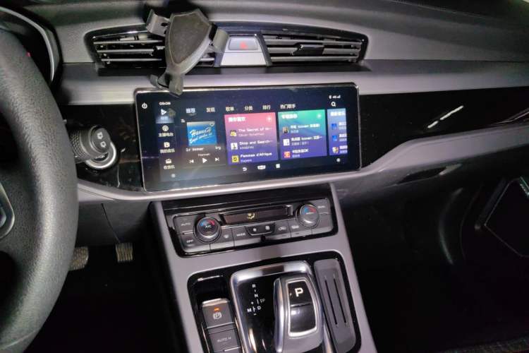 Used Geely Auto Emgrand X7 Sport 2021 1.8TD DCT Two-Wheel Drive Asian Games Comfort Edition Audio And AC Panel