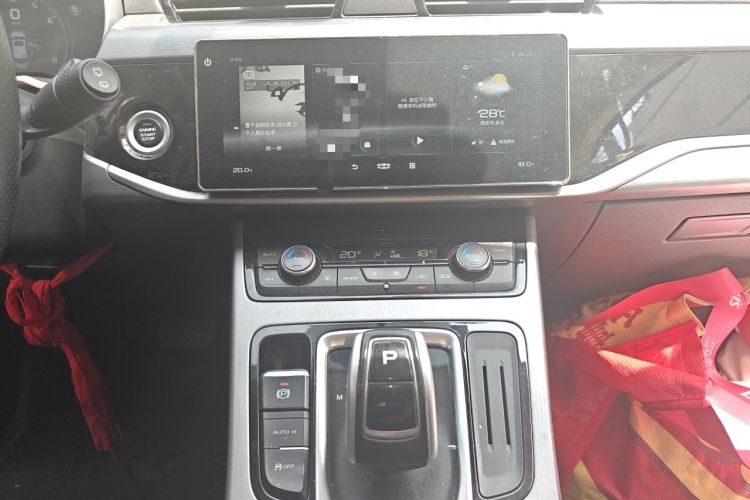Used Geely Auto Emgrand X7 Sport 2021 Million Edition 1.8TD DCT Two-Wheel Drive Comfort Model Audio And AC Panel