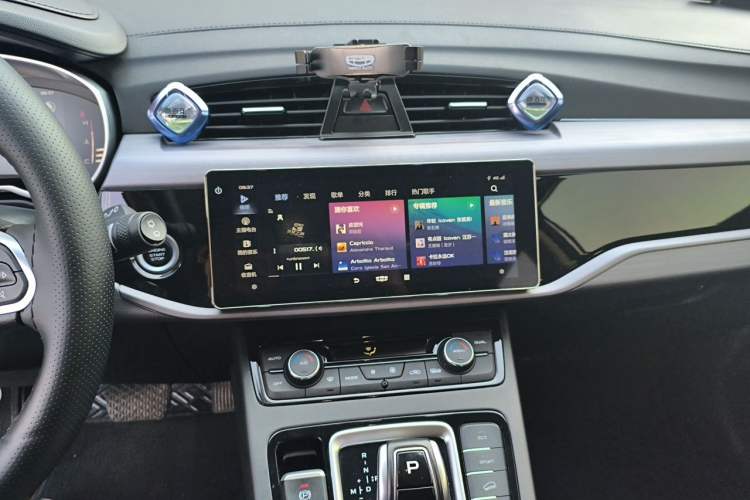 Used Geely Auto Emgrand X7 Sport 2021 Million Edition 1.8TD DCT Two-Wheel Drive Luxury Model Audio And AC Panel