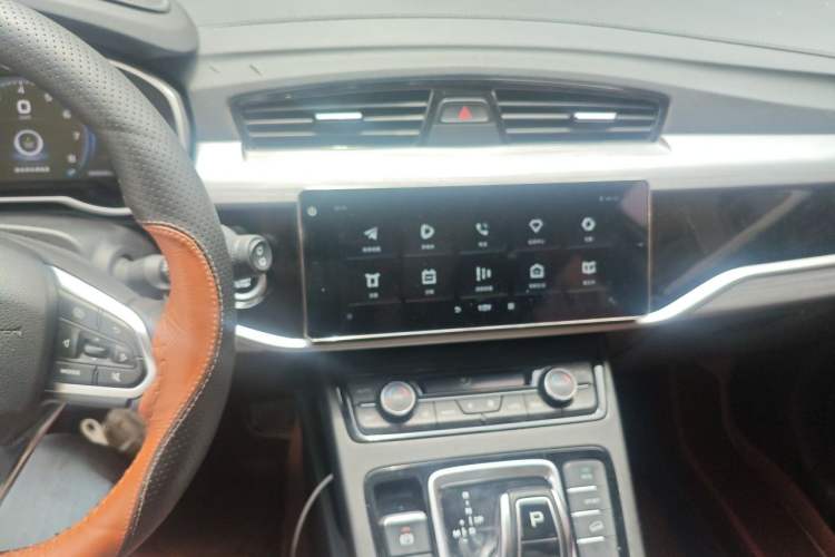 Used Geely Auto Emgrand X7 Sport 2021 Million Edition 1.8TD DCT Two-Wheel Drive Luxury Model Audio And AC Panel